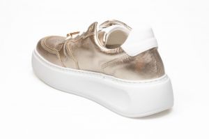  Goud